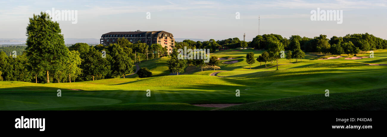 Newport, Wales, Großbritannien, 22. Juni 2018: Panorama der Celtic Manor Golf und Hotel Resort Komplex in der Nähe von Newport in Wales, Großbritannien Stockfoto