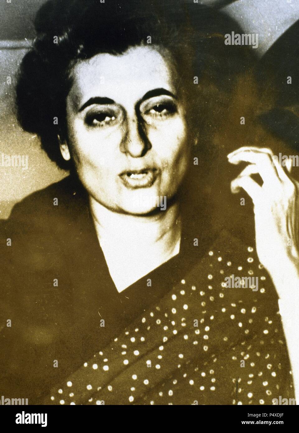 Indira Gandhi (1917-1984). Indische Politiker und Führer der Indian National Congress. Sie war die dritte Premierminister der Republik Indien für drei aufeinander folgende Amtszeiten von 1966 bis 1977 und für eine vierte Amtszeit von 1980 bis zu ihrer Ermordung im Jahr 1984. Stockfoto