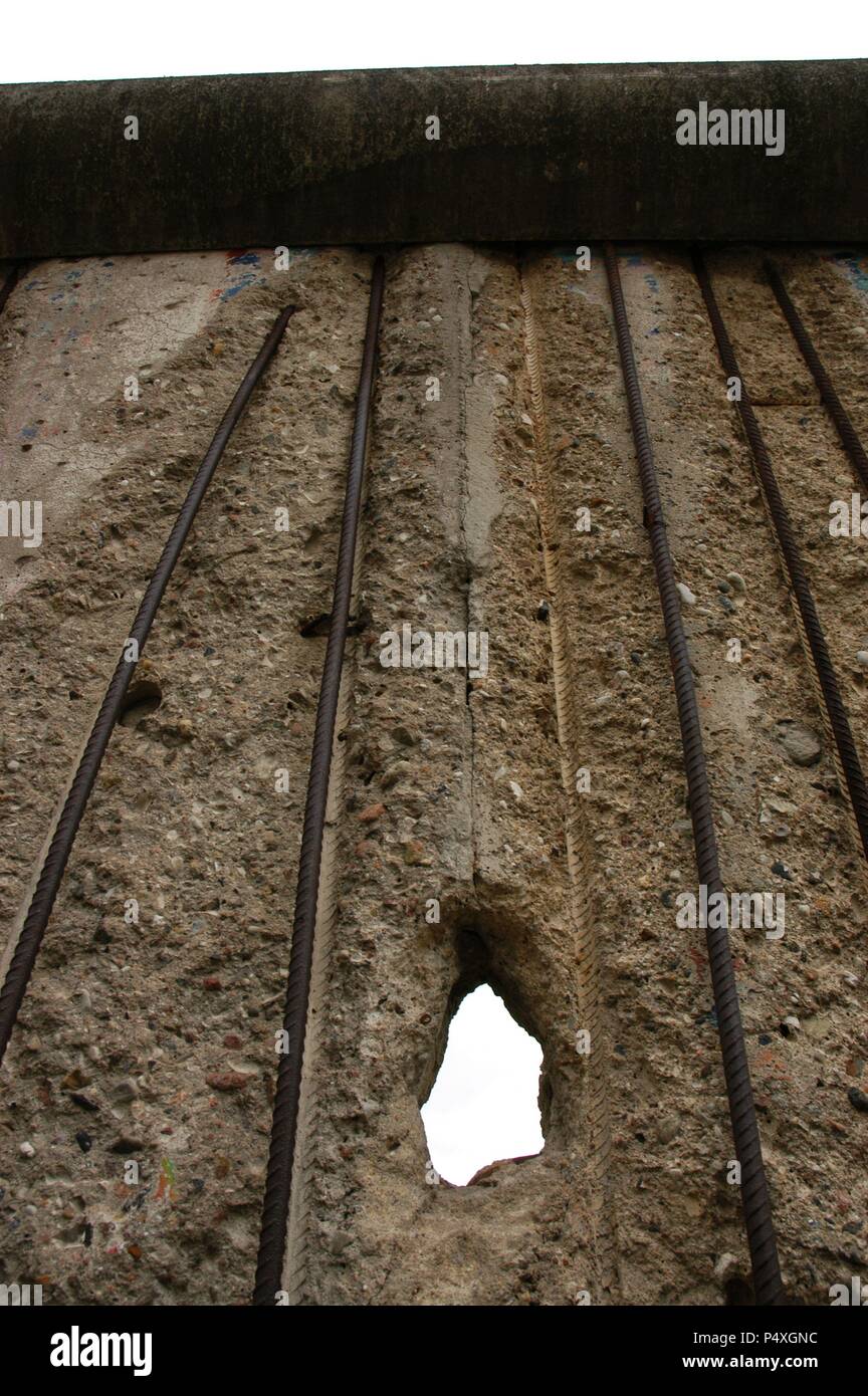 Abschnitt der Berliner Mauer in der Bernauer Straße. Berlin. Deutschland. Stockfoto