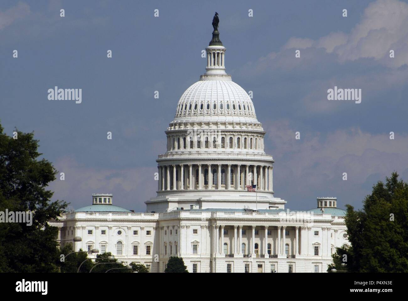In den Vereinigten Staaten. Washington D.C. United States Capitol. Von William Thornton gebaut und von Charles Bulfinch und Benjamin Henry Latrobe fortgesetzt. Die Kuppel (1854-1865) von Thomas U. Walte. Stockfoto