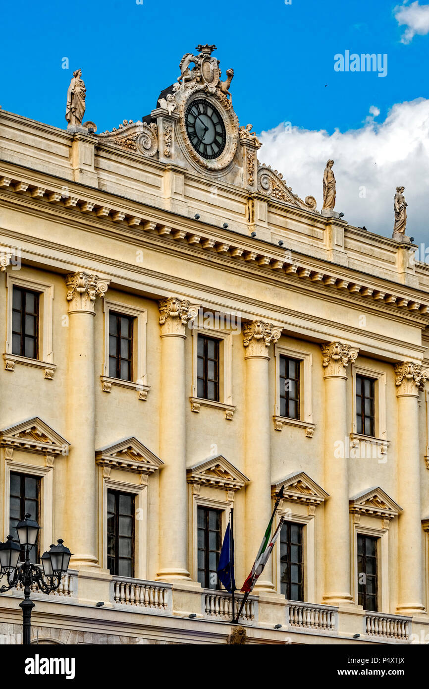 Italien Sardinien Sassari Piazza D'Italia - sciuti Palace jetzt Palazzo della Provincia Stockfoto