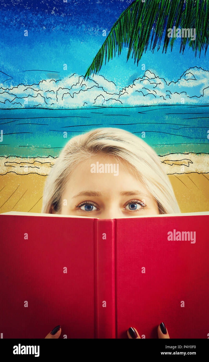 Close up Portrait von blonde Schüler Mädchen hinter einem roten Buch versteckt, träumen von exotischen Sommerurlaub beim Studieren. Eine Bremse, alle Gedanken auf Vac Stockfoto