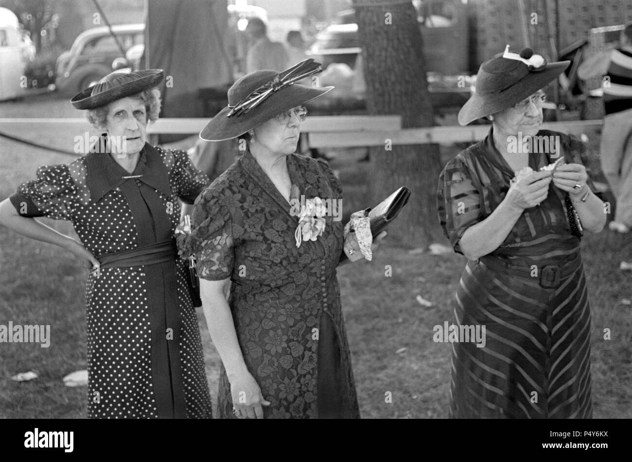 Drei ältere Frauen am 4.Juli Feier, Ashville, Ohio, USA, Ben Shahn, US-Umsiedlung Verwaltung, Juli 1938 Stockfoto