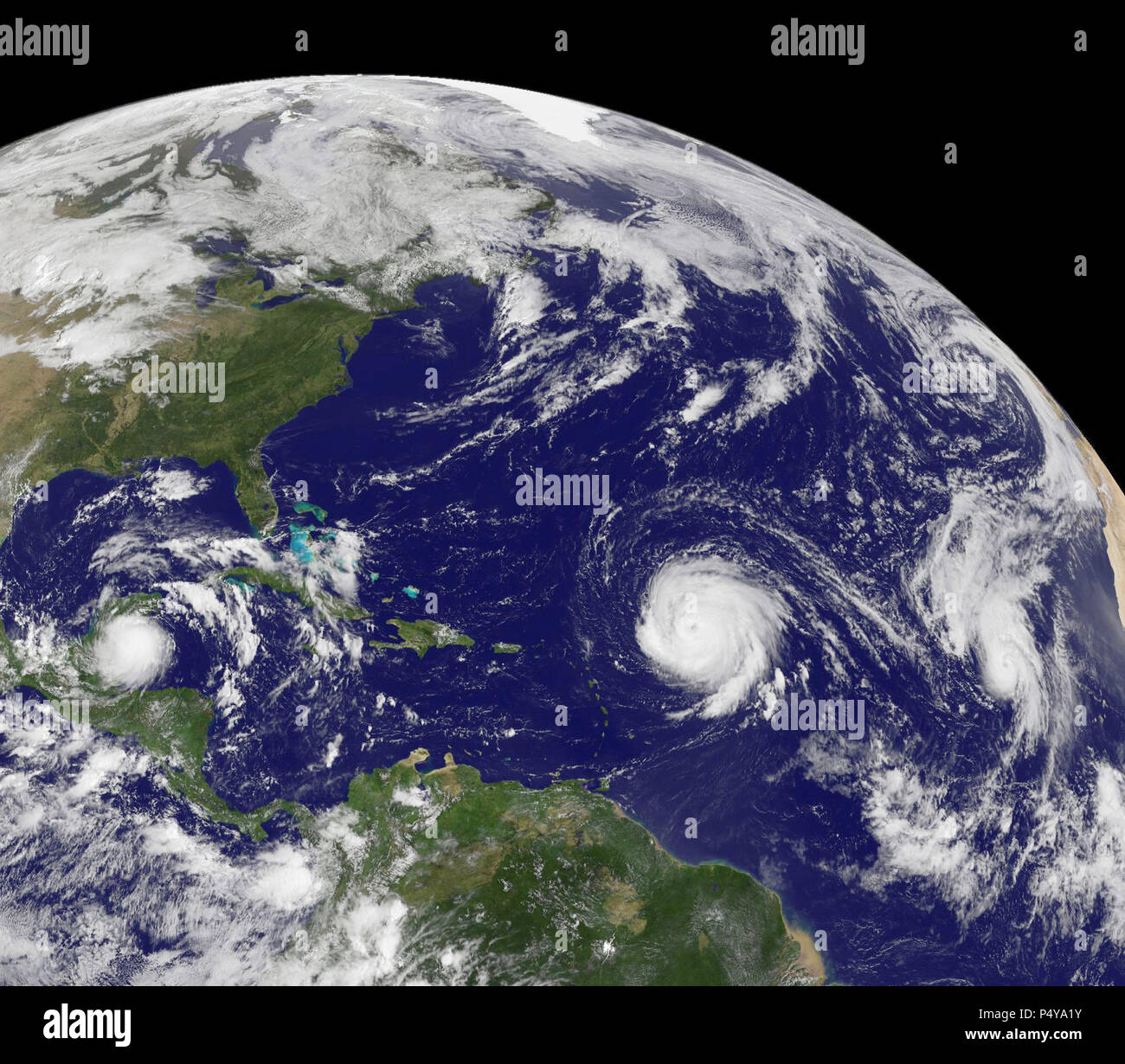 Tropischer Sturm Karl, Hurrikane Igor und Julia-on Sept. 15, 2010 drei tropische Wirbelstürme aktiv waren, in den Atlantischen Ozean Becken, zwei von Ihnen leistungsstarke Kategorie vier Hurrikane auf der Saffir-Simpson-Skala. Stockfoto