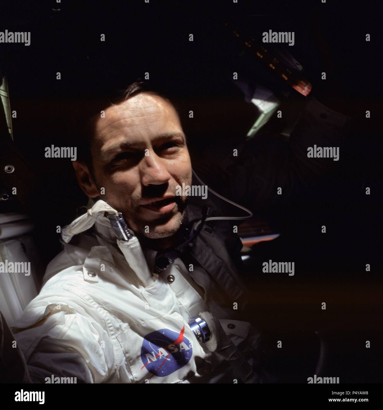 (11-22 Okt. 1968) - - - Astronaut Donn F. Eisele, Apollo 7 Befehl Pilot, ist während der Apollo 7 Mission fotografiert. Stockfoto