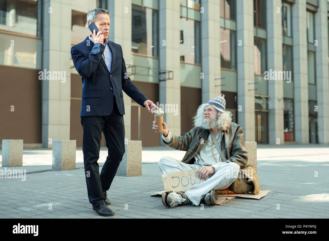 Armen Flüchtling auf der Suche nach Arbeit Stockfoto