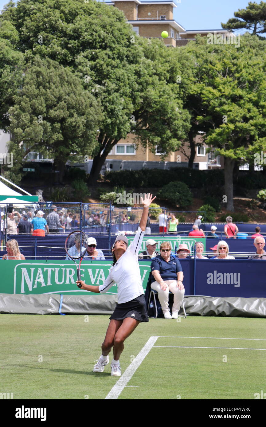 Naiktha Bains die Women's Tennis Association WTA International Tennis in Eastbourne, Devonshire Park, East Sussex. Natur Tal Internationalen Stockfoto