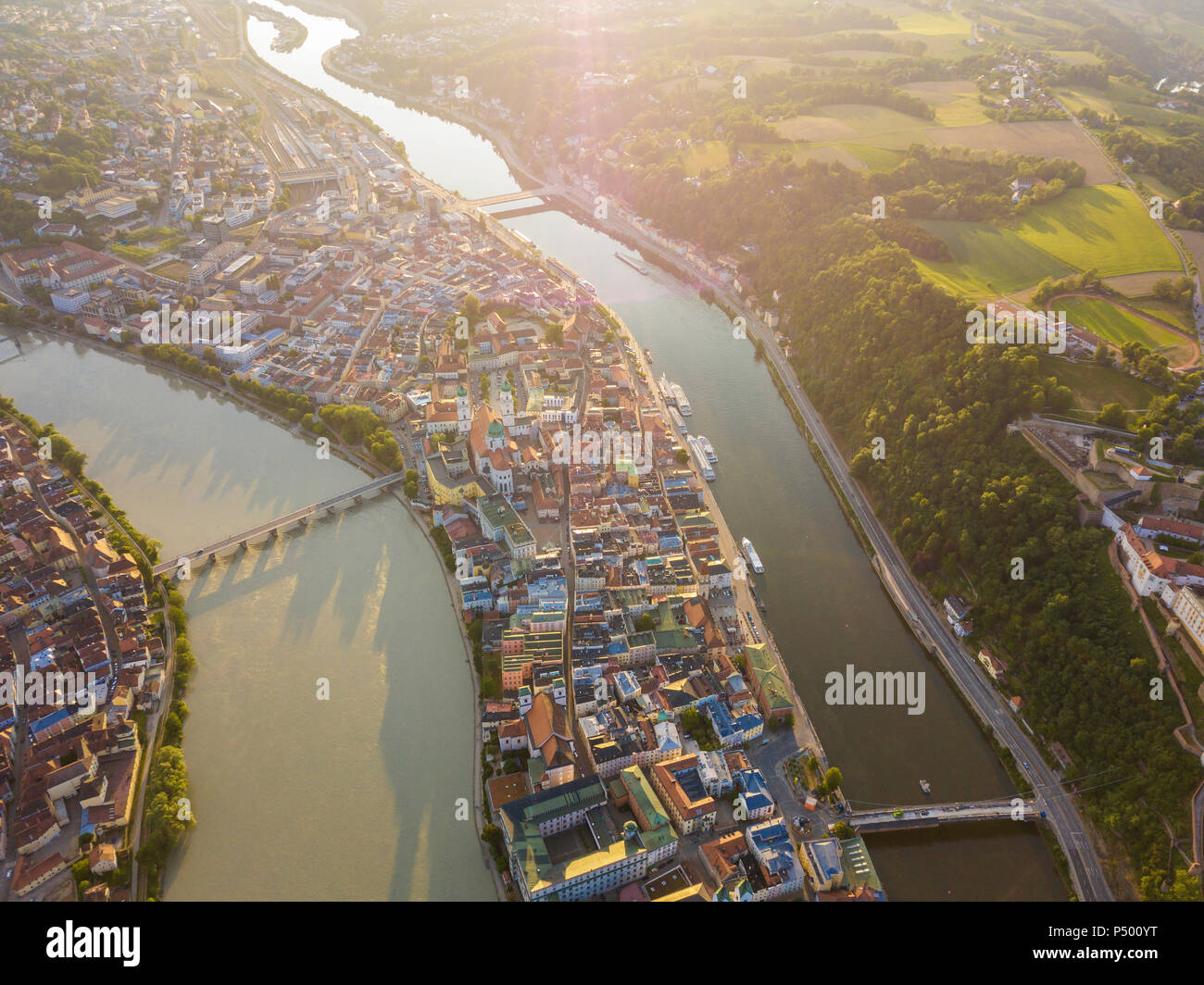 Deutschland, Bayern, Passau, die Stadt der drei Flüsse, Luftaufnahme ...