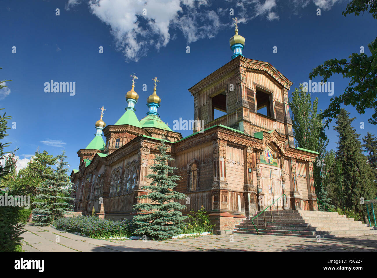 Die hölzernen Heiligen Dreifaltigkeit russisch-orthodoxe Kathedrale, Karakol, Kirgisistan Stockfoto