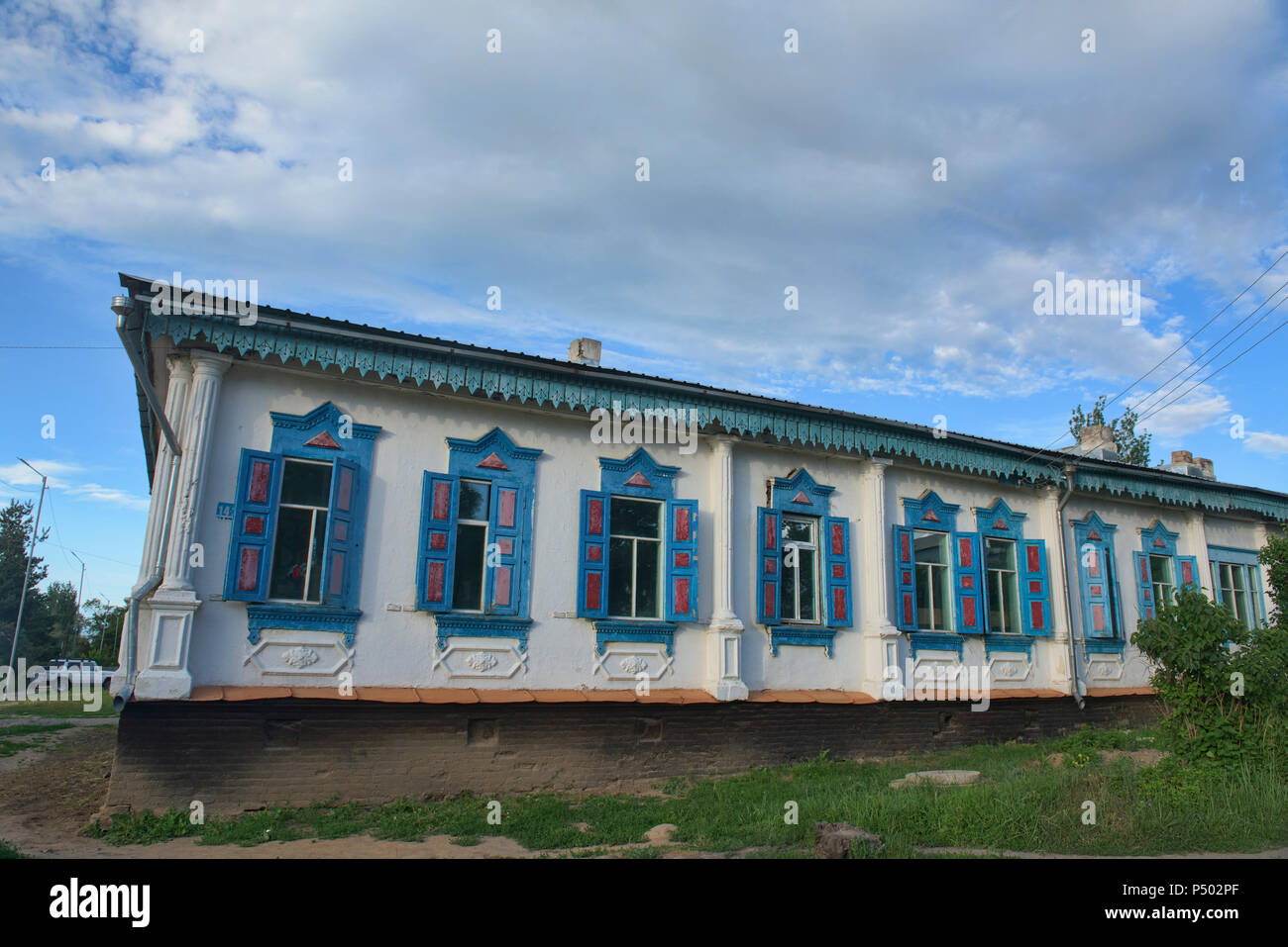 Typische russische Heimat, Karakol, Kirgisistan Stockfoto