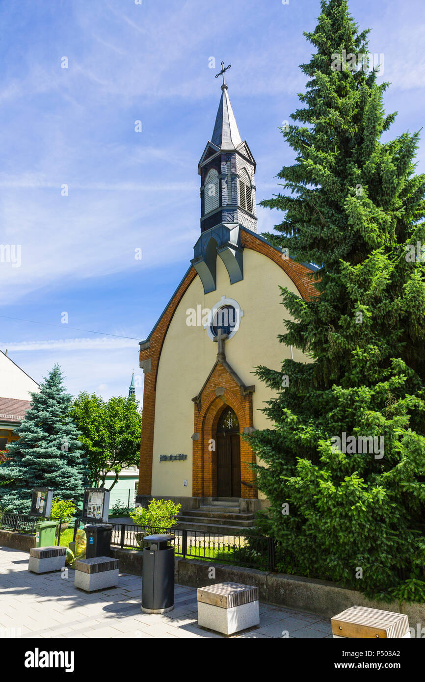 Österreich, Ried im Innkreis, Blick auf die Kirche Christi Stockfoto
