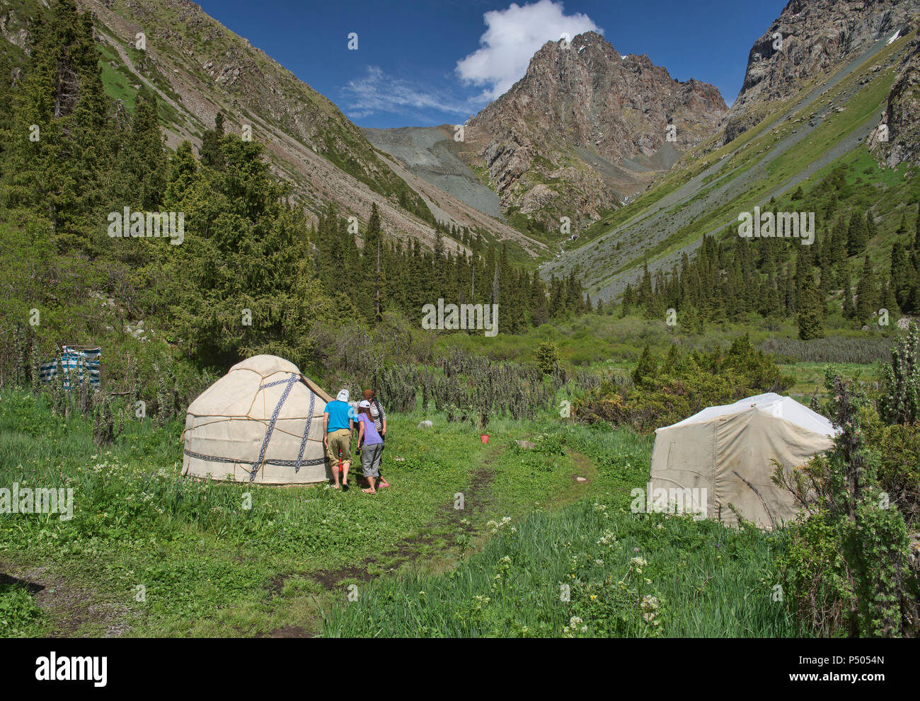 Jurtencamp in der Tian Shan Gebirge, Karakol, Kirgisistan Stockfoto