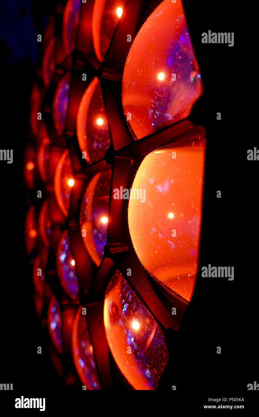 Theater der Moderne Beleuchtung. LED-Moving-Head Scheinwerfer Stockfoto