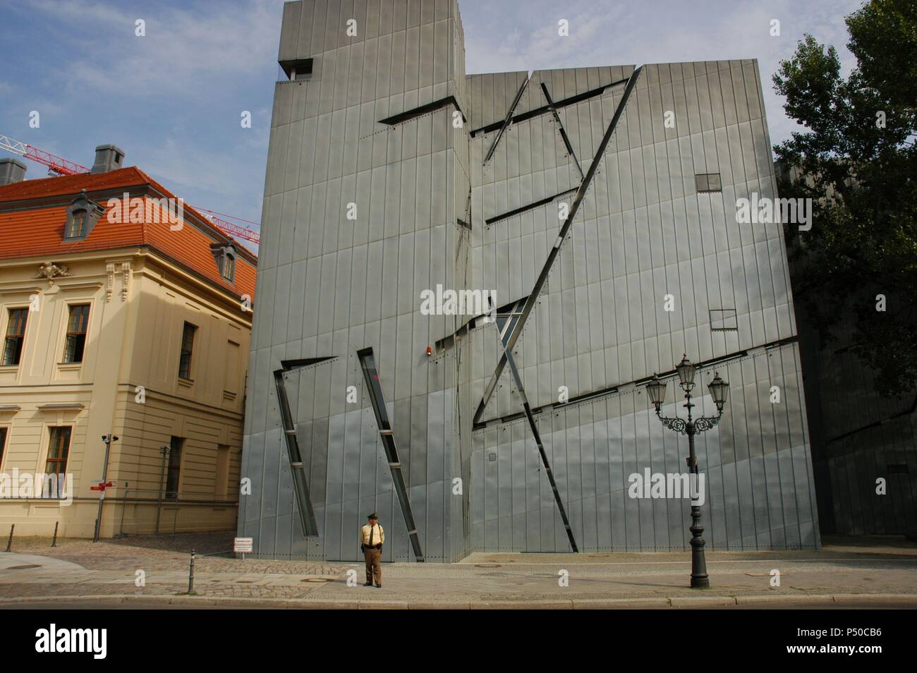 Deutschland. Berlin. Jüdisches Museum Berlin. 1999 von Architekt estadonidense jüdischer Herkunft, geboren in Polen, Daniel Libeskind (1946). Exterieur. Stockfoto