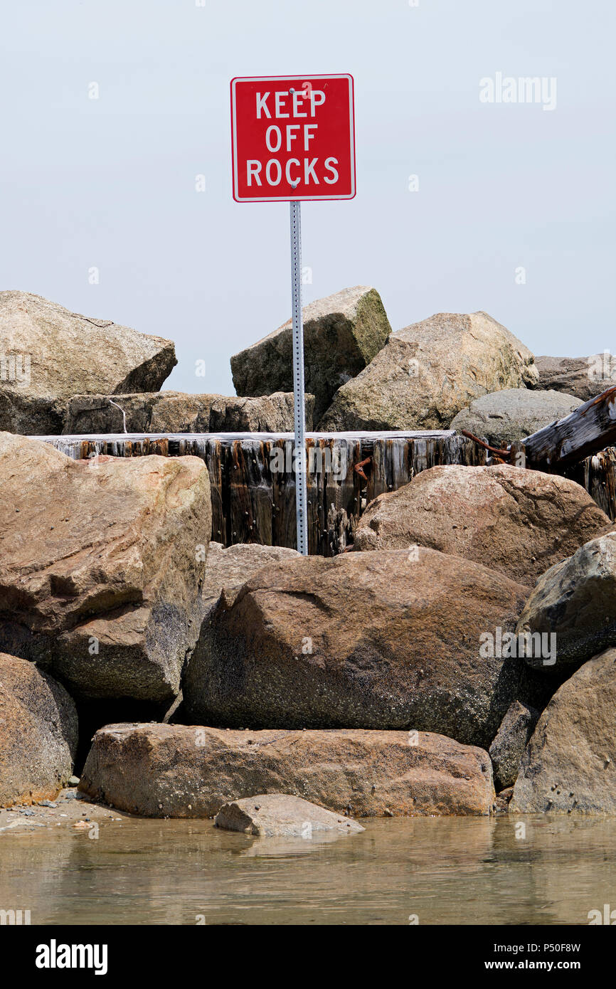 Signage auf der Mole in Corporation Strand auf Cape Cod, USA Stockfoto