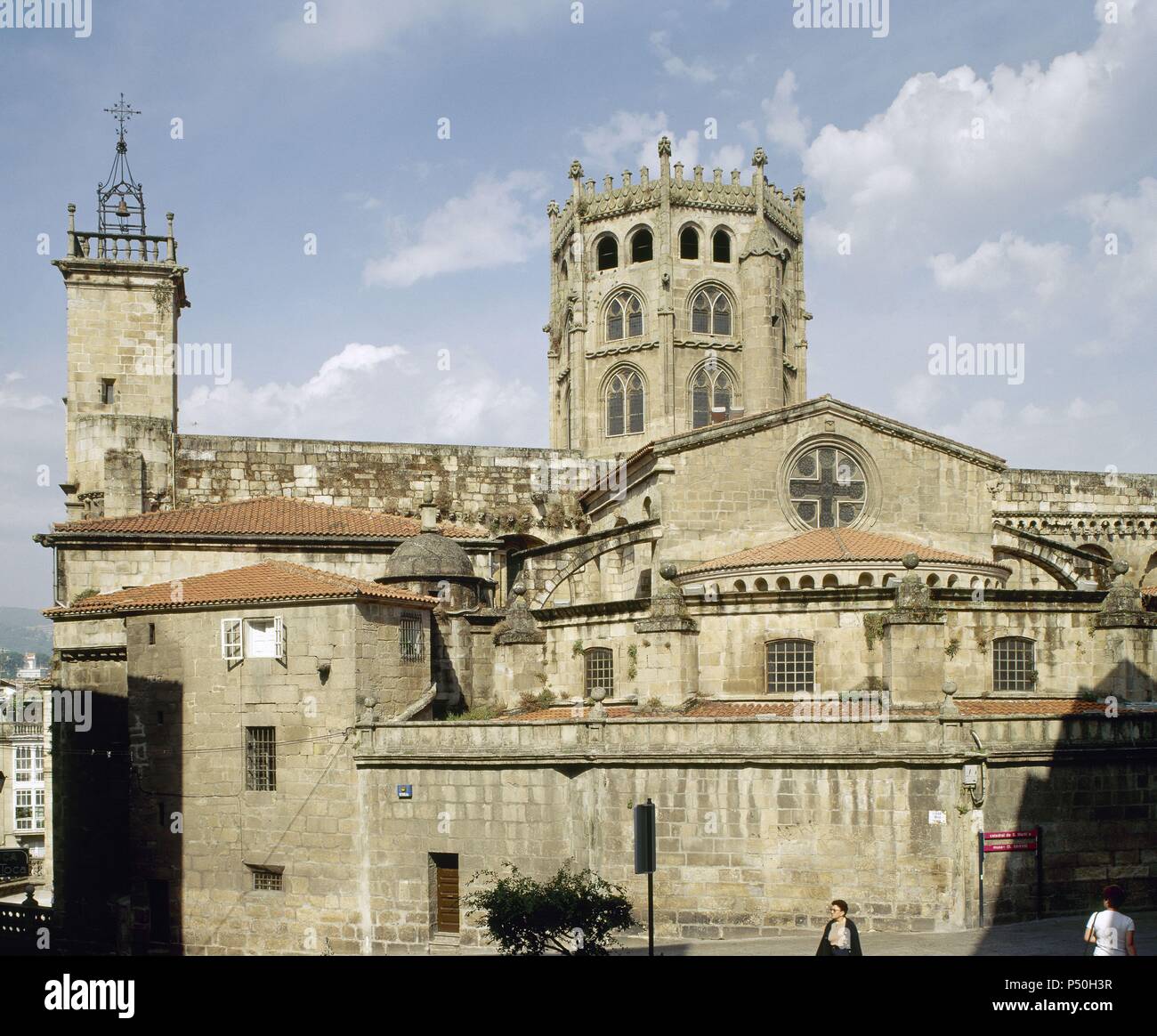 Spanien. Galizien. Orense. Östlich der Kathedrale mit Dom (15. Jahrhundert). Stockfoto
