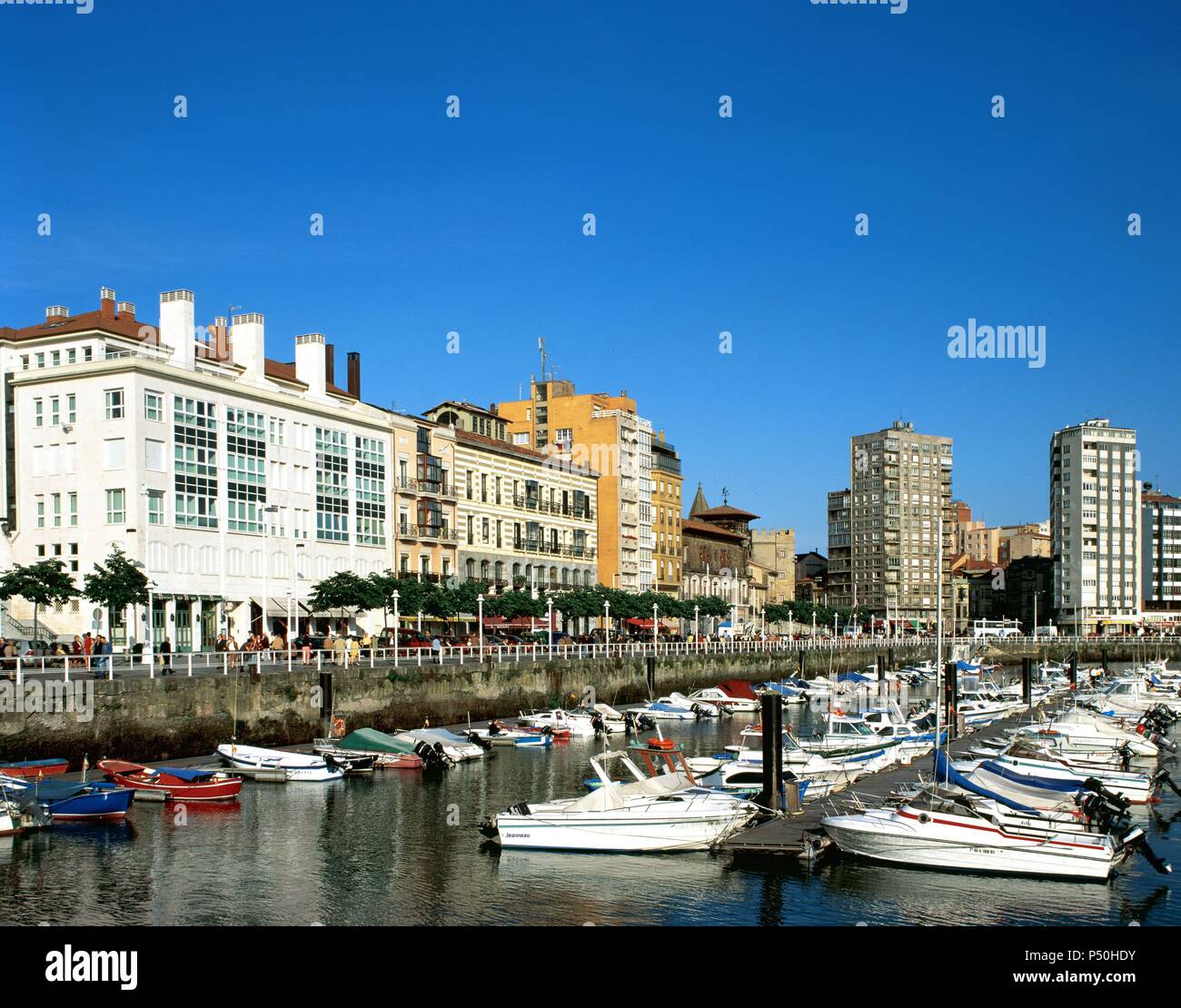 Vista del Puerto Deportivo y del Barrio de Pescadores. GIJON. Asturien. España. Stockfoto