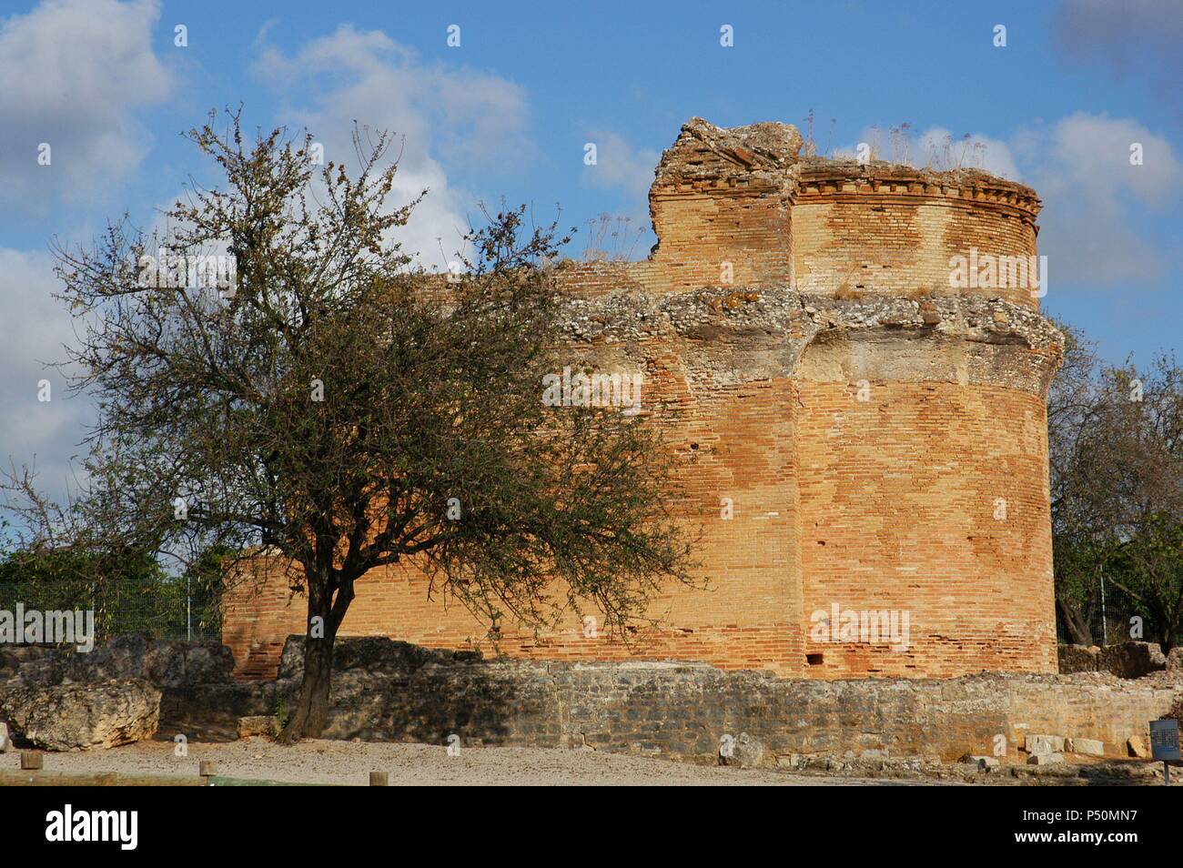 Ruinen von Milreu. Roman Villa (1. bis 4. Jahrhundert n. Chr.). Religiöse Gebäude aus dem 4. Jahrhundert n. Chr. Estoi, in der Nähe von Faro. Algarve. Portugal. Stockfoto