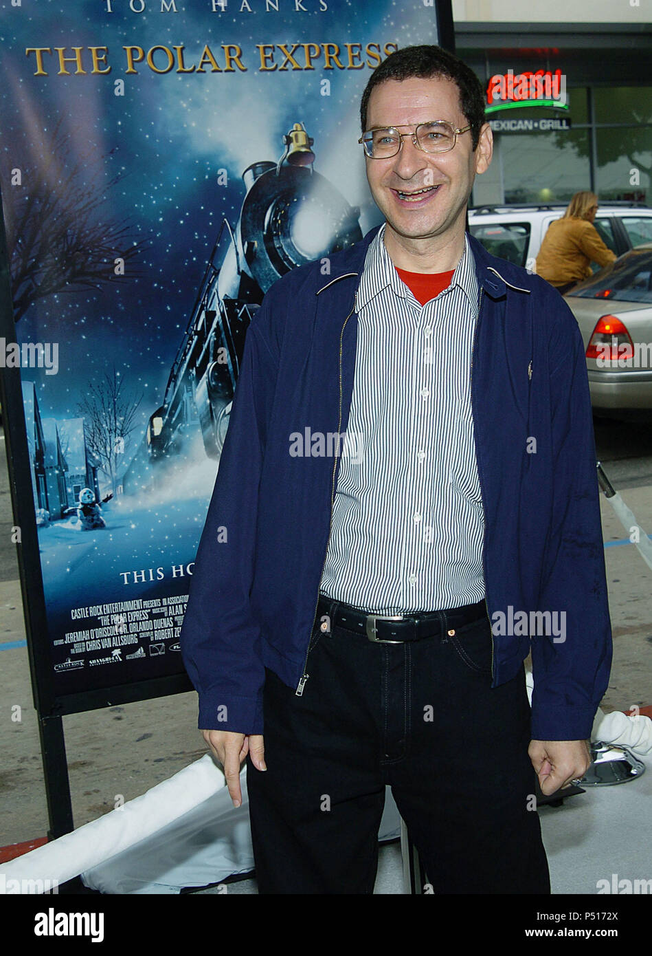 Eddie Deezen Ankunft auf dem Polar Express Premiere auf dem Grauman Chinese Theatre in Los Angeles. 11.07.2004. DeezenEddie036 Red Carpet Event, Vertikal, USA, Filmindustrie, Prominente, Fotografie, Bestof, Kunst, Kultur und Unterhaltung, Topix Prominente Fashion/Vertikal, Besten, Event in Hollywood Leben - Kalifornien, Roter Teppich und backstage, USA, Film, Stars, Film Stars, TV Stars, Musik, Promis, Fotografie, Bestof, Kunst, Kultur und Unterhaltung, Topix, vertikal, eine Person, die aus den Jahren 2003 bis 2005, Anfrage tsuni@Gamma-USA.com - drei Viertel Stockfoto