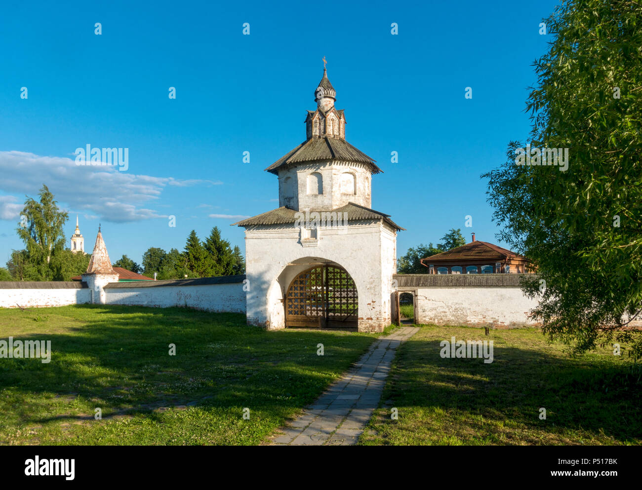 Alexander Kloster in Susdal, am linken Ufer des Flusses Kamenka und der Legende nach, wurde im Jahre 1240 von Alexander Nevsky gegründet. Suzdal, Stockfoto