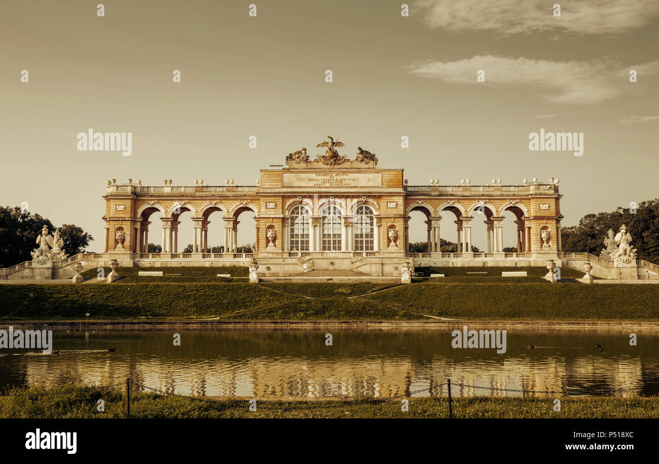 Die Gloriette in Schönbrunn, Wien Stockfoto