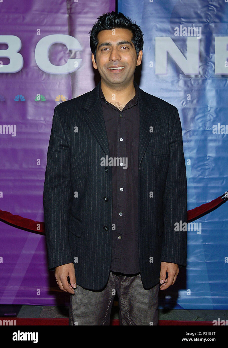 Ravi Kapoor rriving an der NBC tca Winter Party im Universal City in Los Angeles laufen. Januar 21, 2005. KapoorRavi 175 Red Carpet Event, Vertikal, USA, Filmindustrie, Prominente, Fotografie, Bestof, Kunst, Kultur und Unterhaltung, Topix Prominente Fashion/Vertikal, Besten, Event in Hollywood Leben - Kalifornien, Roter Teppich und backstage, USA, Film, Stars, Film Stars, TV Stars, Musik, Promis, Fotografie, Bestof, Kunst, Kultur und Unterhaltung, Topix, vertikal, eine Person, die aus den Jahren 2003 bis 2005, Anfrage tsuni@Gamma-USA.com - drei Viertel Stockfoto