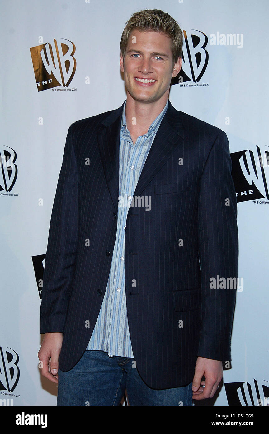 Ryan McPartlin am WB anreisen - tca Winter Party auf dem Warner, in Los Angeles. 22. Januar 2005. McPartlinRyan 021 Red Carpet Event, Vertikal, USA, Filmindustrie, Prominente, Fotografie, Bestof, Kunst, Kultur und Unterhaltung, Topix Prominente Fashion/Vertikal, Besten, Event in Hollywood Leben - Kalifornien, Roter Teppich und backstage, USA, Film, Stars, Film Stars, TV Stars, Musik, Promis, Fotografie, Bestof, Kunst, Kultur und Unterhaltung, Topix, vertikal, eine Person, die aus den Jahren 2003 bis 2005, Anfrage tsuni@Gamma-USA.com - drei Viertel Stockfoto