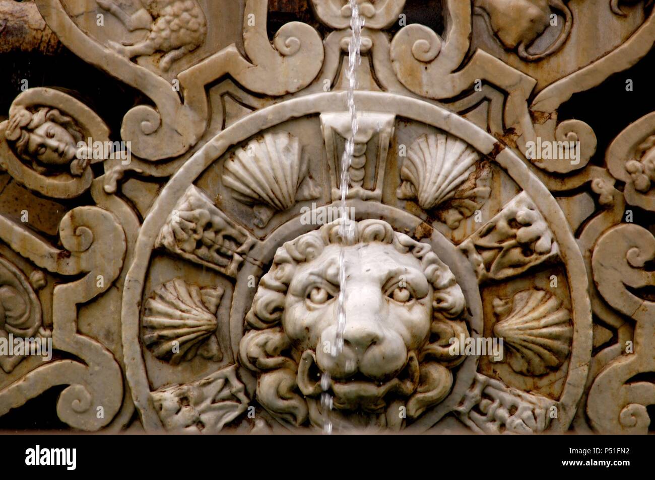 ITALIA. FLORENCIA. Entlasten de un León, perteneciente a la Fuente de Neptuno, Obra realizada por Bartolomeo Ammannati y sus ayudantes Entre 1563 y 1575. Fue mandada construir por Cosimo I y se encuentra ubicada en la Piazza della Signoria. La Toscana. Stockfoto