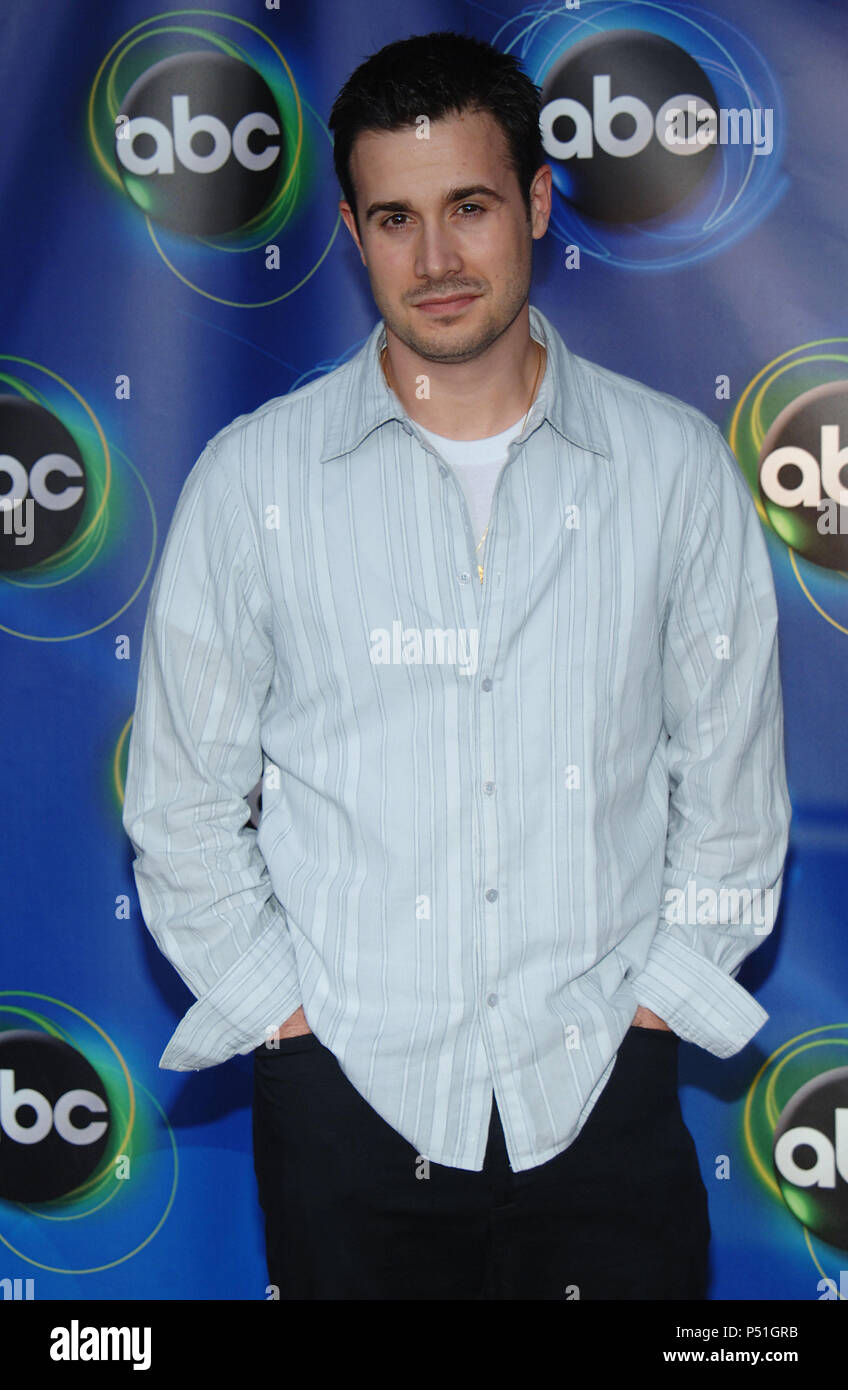 Freddie Prinze jr. Bei der Ankunft im ABC-tca Sommer 2005 Party im ABBY Restaurant in Los Angeles. 27. Juli 2005. PrinzeFreddieJr008 Red Carpet Event, Vertikal, USA, Filmindustrie, Prominente, Fotografie, Bestof, Kunst, Kultur und Unterhaltung, Topix Prominente Fashion/Vertikal, Besten, Event in Hollywood Leben - Kalifornien, Roter Teppich und backstage, USA, Film, Stars, Film Stars, TV Stars, Musik, Promis, Fotografie, Bestof, Kunst, Kultur und Unterhaltung, Topix, vertikal, eine Person, die aus den Jahren 2003 bis 2005, Anfrage tsuni@Gamma-USA.com-Thre Stockfoto