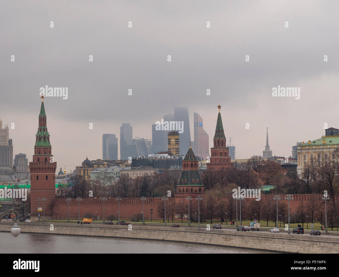 Sonnigen Sommertag Moskau River Bay Kreml. Stockfoto