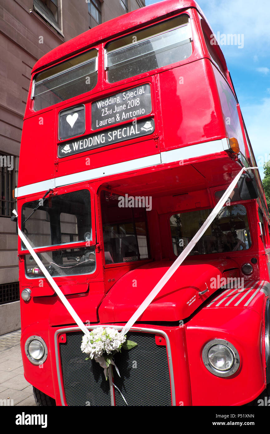 Londoner Routemaster Double Decker Bus für eine Hochzeit verwendet Stockfoto