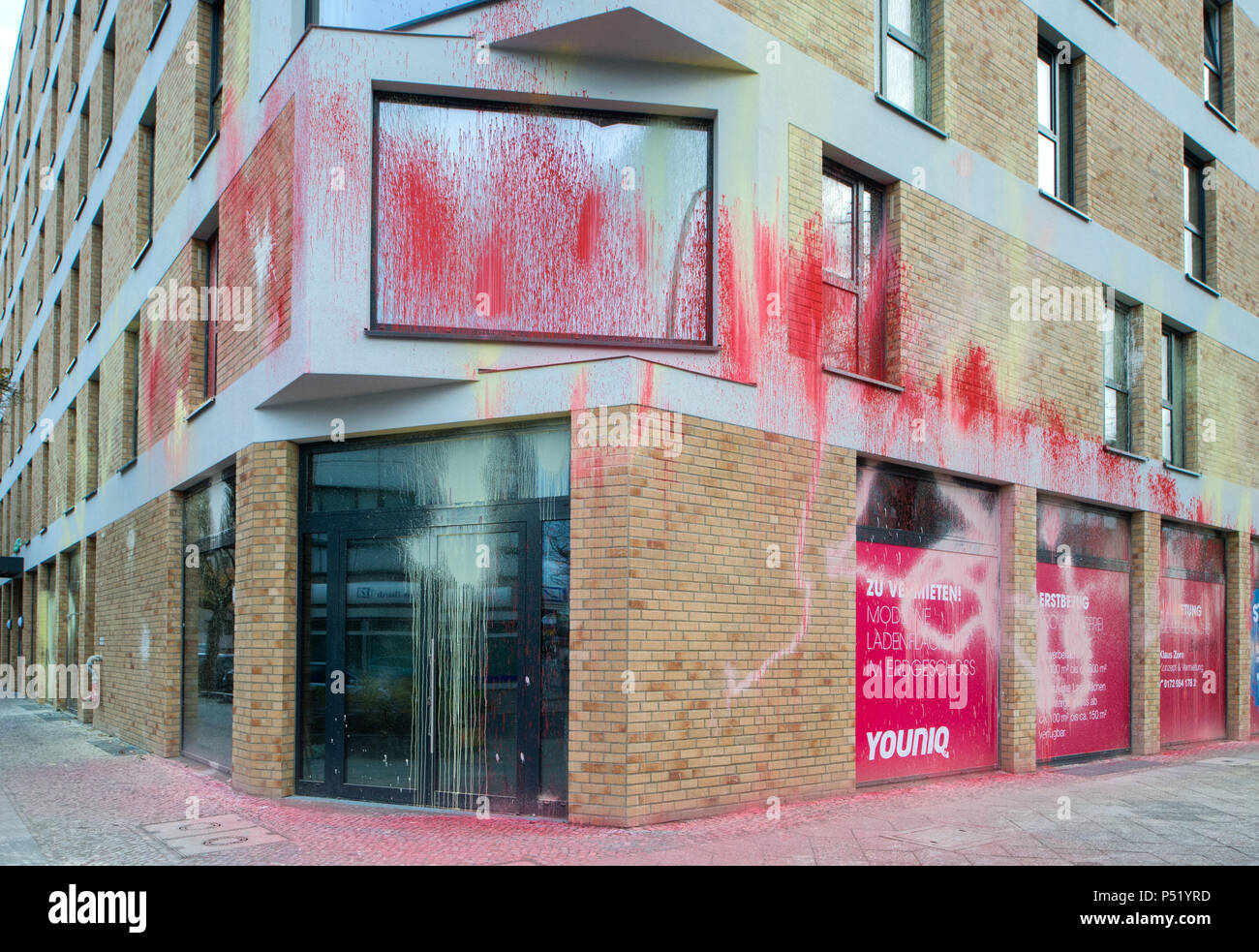Farbe Tasche Anschlag auf Micro Apartments der Youniq in Berlin-treptow Stockfoto