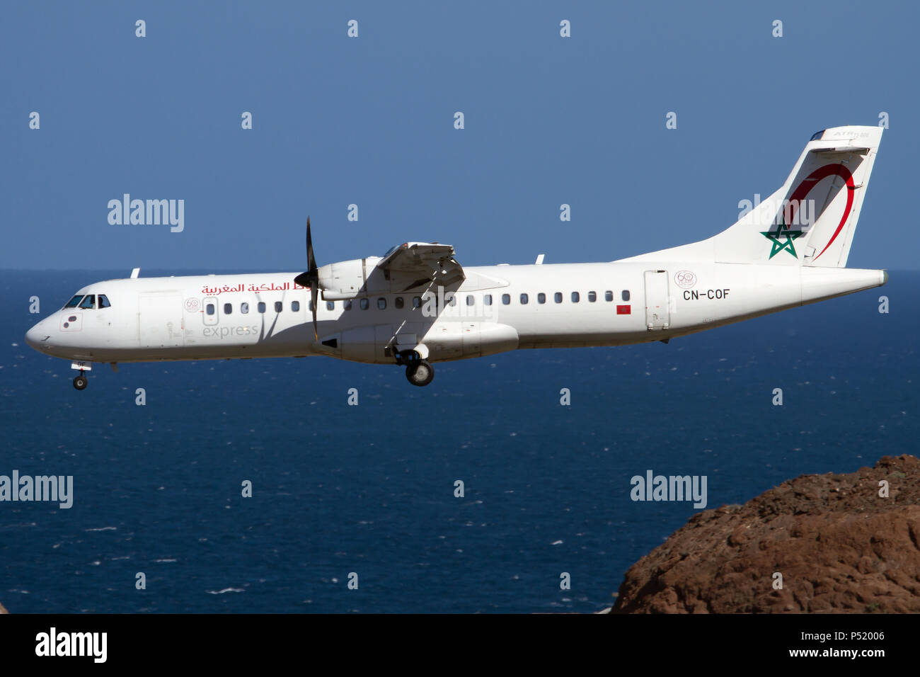 Royal Air Maroc Express ATR 72-600 auf Finale in Gran Canaria Las Palmas Flughafen. Stockfoto