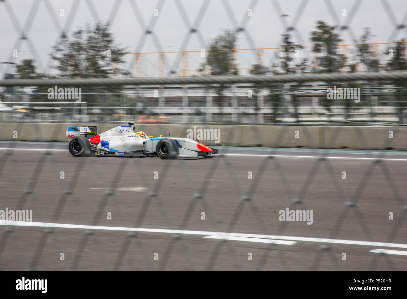 Mexiko City, Mexiko - September 01, 2017: Autodromo Hermanos Rodriguez. FIA World Endurance Championship WEC. Teo Martín Motorsport Fahrer Alex Palou Nr. 10 an der kollektiven Test I, für die World Series Formula V8 3.5. Stockfoto