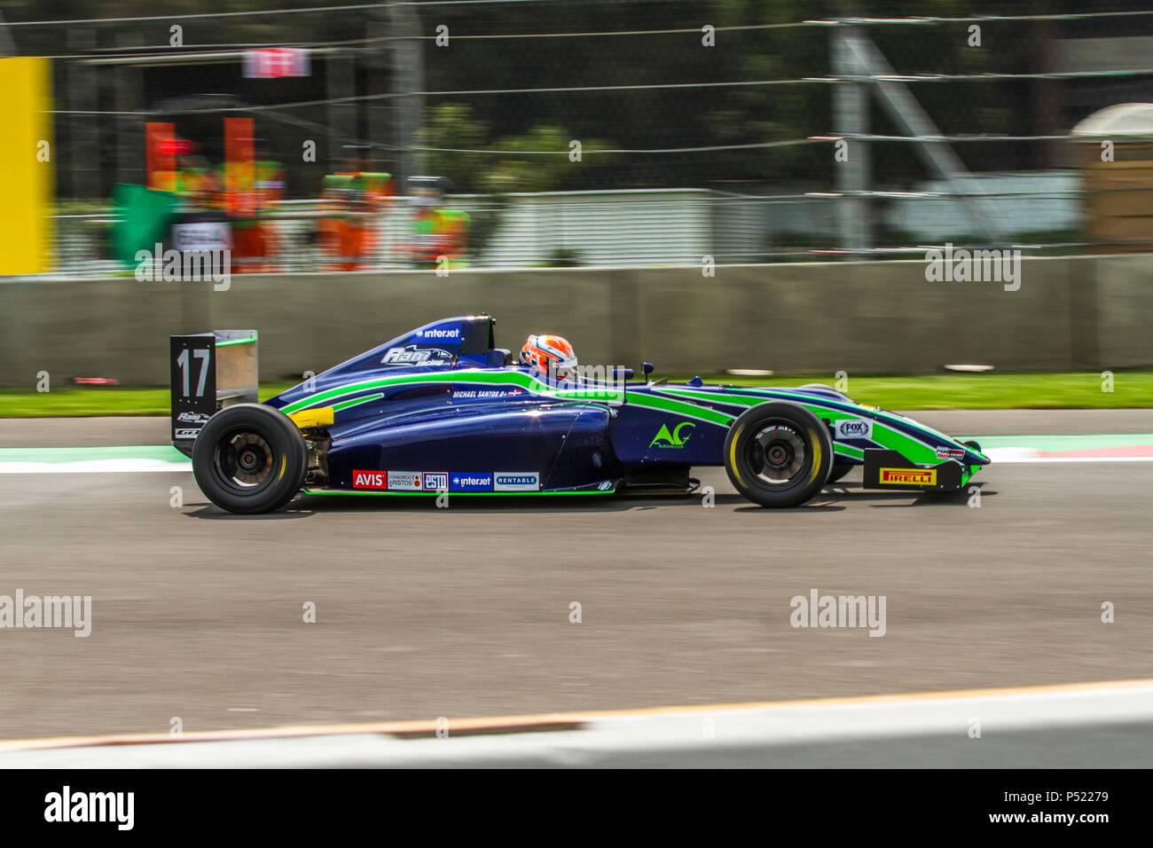 Mexiko City, Mexiko - September 01, 2017: Autodromo Hermanos Rodriguez. FIA World Endurance Championship WEC. Ram-Rennfahrer Michael Santos Nr. 17 läuft an der Freien Praxis für die NACAM Formel 4 Meisterschaft. Stockfoto