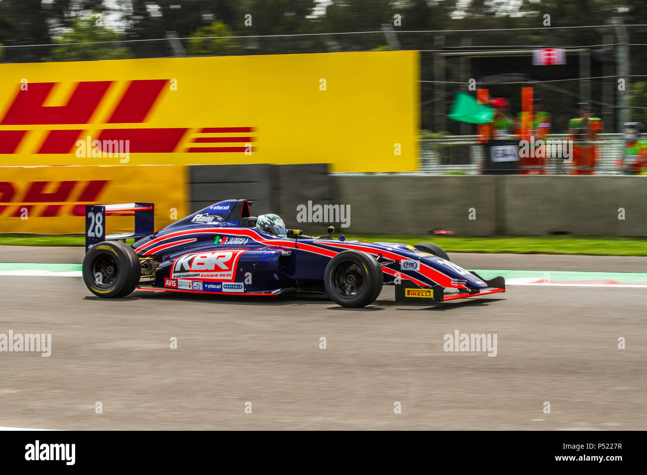 Mexiko City, Mexiko - September 01, 2017: Autodromo Hermanos Rodriguez. FIA World Endurance Championship WEC. Ram-Rennfahrer Emiliano Jauregui Nr. 28 läuft an der Freien Praxis für die NACAM Formel 4 Meisterschaft. Stockfoto