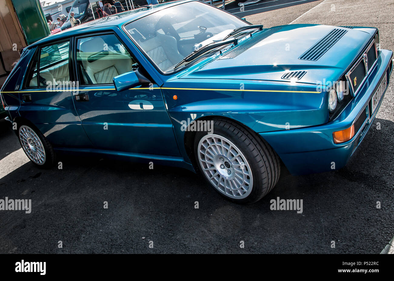 Eine blaue retro Lancia Delta Sport Auto Stockfoto
