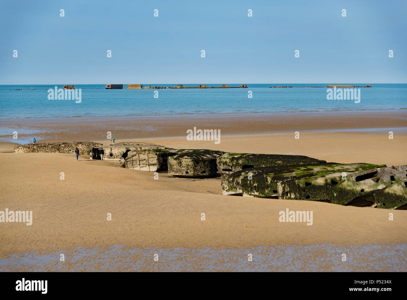 Die Überreste der Maulbeere Hafen von Arromanches Stockfoto