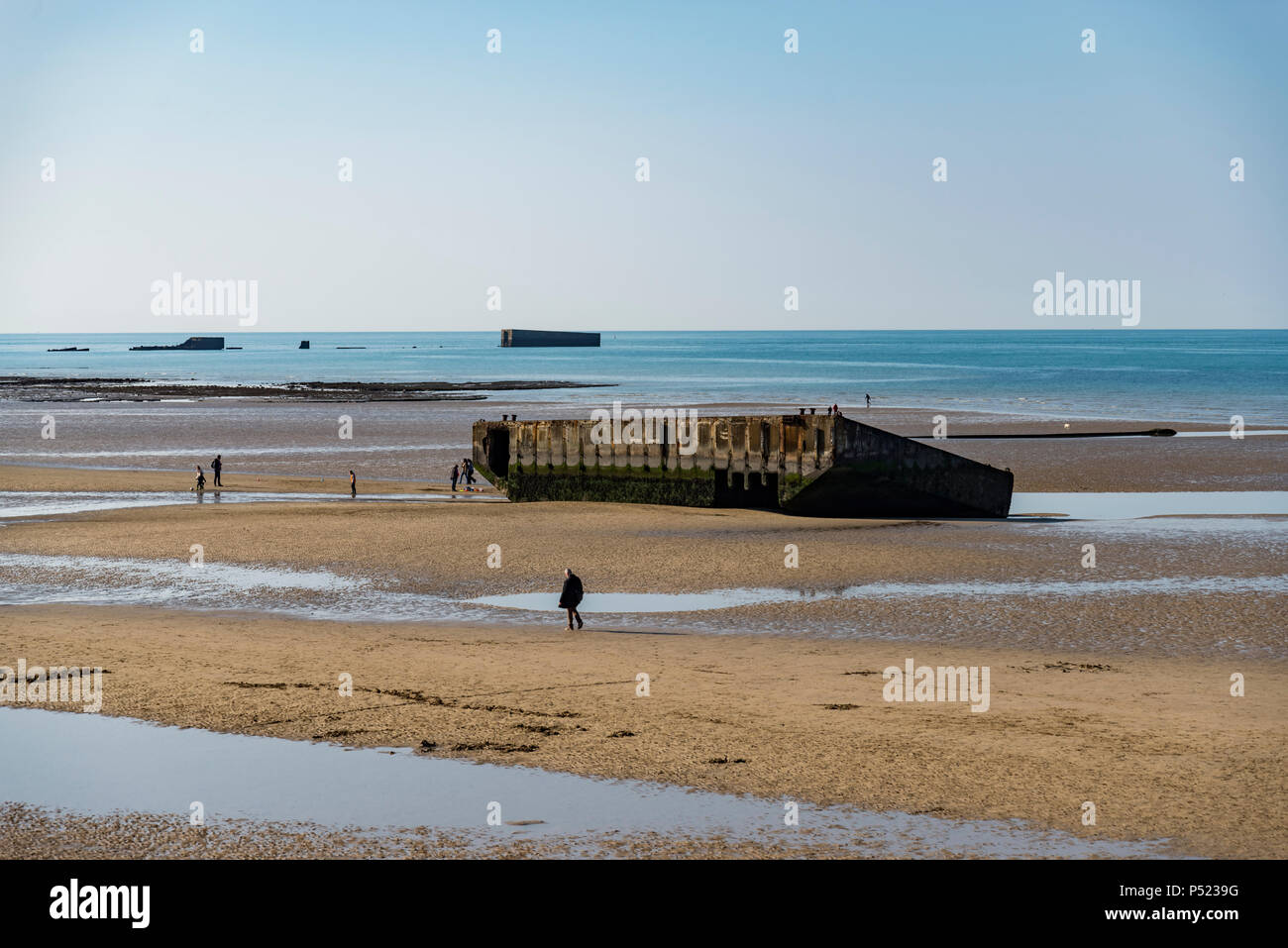 Die Überreste der Maulbeere Hafen von Arromanches Stockfoto