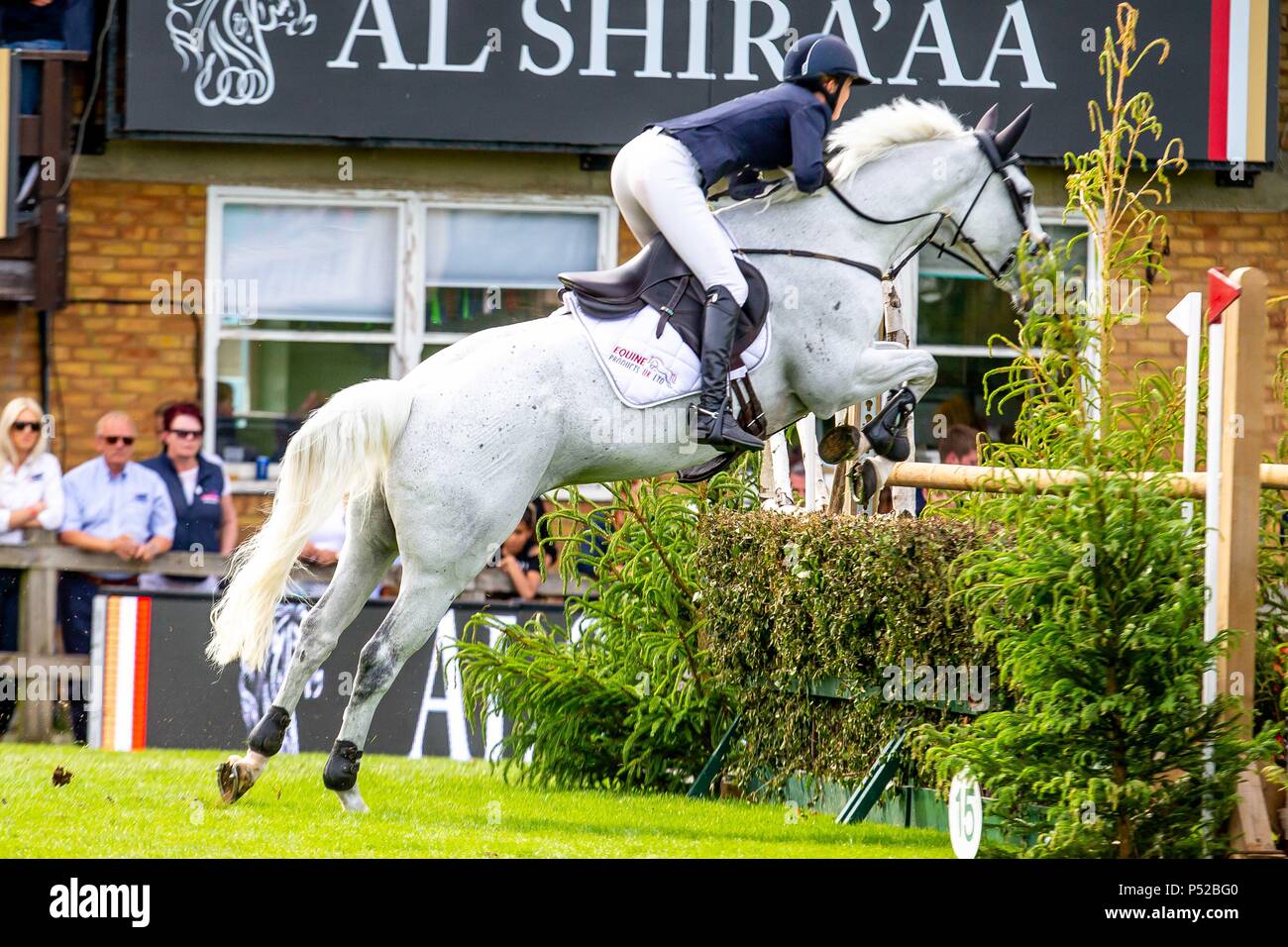 West Sussex, UK. 23. Juni 2018. Harriet Nuttall, Silber. GBR. Die britische Speed Derby. CSI 4*. Die Al Shira'aa Hickstead Derby treffen. Springen. Der All England Parcours. Hickstead. West Sussex. UK. Tag 4. 23.06.2018. Credit: Sport in Bildern/Alamy leben Nachrichten Stockfoto