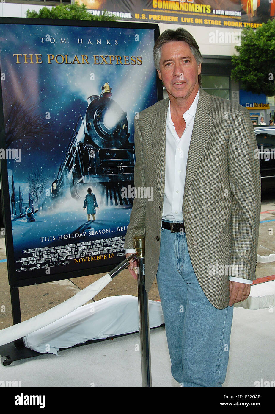 Alan Silvestri (Soundtrack) Ankunft in der Polar Express Premiere auf dem Grauman Chinese Theatre in Los Angeles. 11.07.2004. SilvestriAlan 006 Red Carpet Event, Vertikal, USA, Filmindustrie, Prominente, Fotografie, Bestof, Kunst, Kultur und Unterhaltung, Topix Prominente Fashion/Vertikal, Besten, Event in Hollywood Leben - Kalifornien, Roter Teppich und backstage, USA, Film, Stars, Film Stars, TV Stars, Musik, Promis, Fotografie, Bestof, Kunst, Kultur und Unterhaltung, Topix, vertikal, eine Person, die aus den Jahren 2003 bis 2005, Anfrage tsuni@Gamma-USA.co Stockfoto
