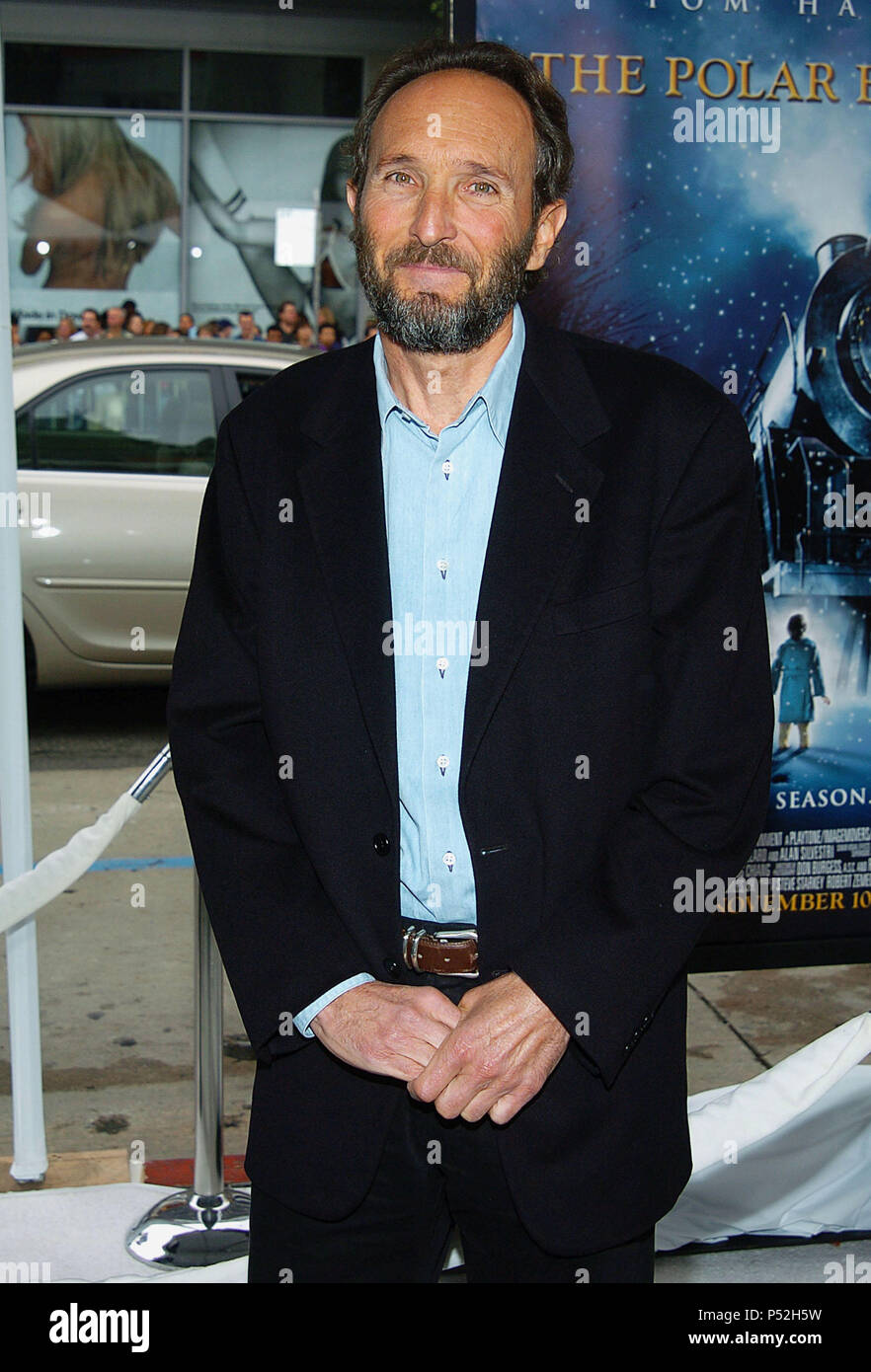 Steve Starkey (Produzent) Ankunft in der Polar Express Premiere auf dem Grauman Chinese Theatre in Los Angeles. 11.07.2004. StarkeySteve prod 041 Red Carpet Event, Vertikal, USA, Filmindustrie, Prominente, Fotografie, Bestof, Kunst, Kultur und Unterhaltung, Topix Prominente Fashion/Vertikal, Besten, Event in Hollywood Leben - Kalifornien, Roter Teppich und backstage, USA, Film, Stars, Film Stars, TV Stars, Musik, Promis, Fotografie, Bestof, Kunst, Kultur und Unterhaltung, Topix, vertikal, eine Person, die aus den Jahren 2003 bis 2005, Anfrage tsuni @ Gamma-USA. Stockfoto