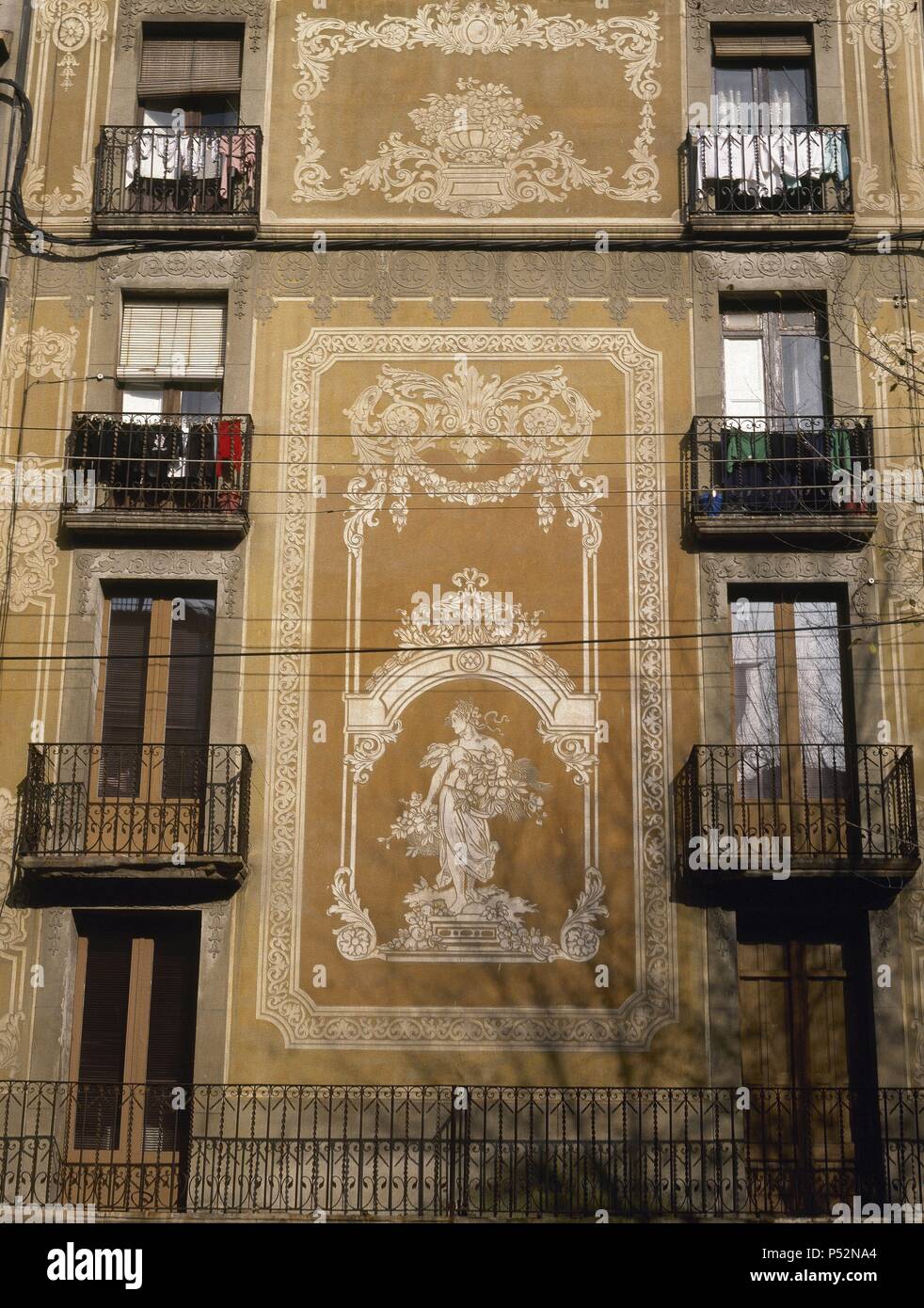 Spanien. Vic. Modernistischen sgraffiti an der Fassade eines Gebäudes. 19. Stockfoto