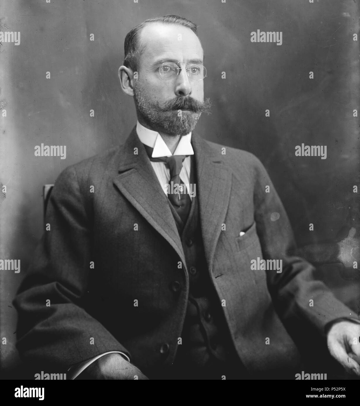 Adriaan Schade van Westrum (1865 - Mai 19, 1917) war Mitglied der Redaktion der New York Tribune beginnend 1910. Er war der Literaturkritiker seit 1913. Stockfoto