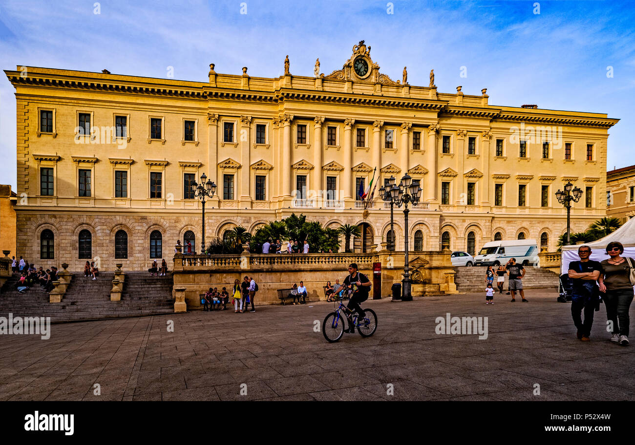 Italien Sardinien Sassari Piazza D'Italia - sciuti Palace jetzt Palazzo della Provincia Stockfoto