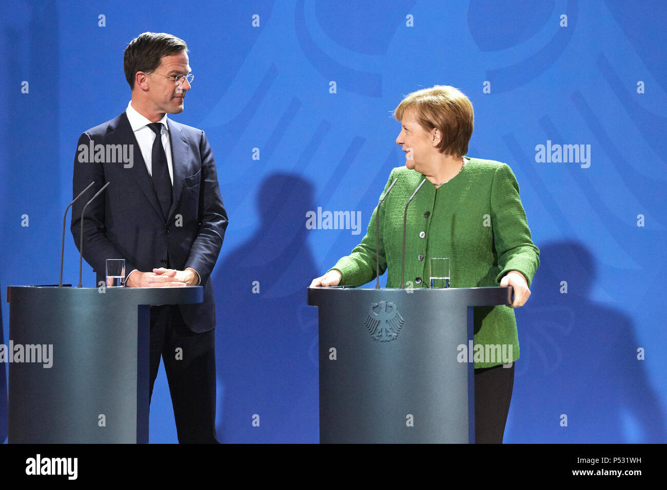 Berlin - Bundeskanzlerin Angela Merkel und dem Premierminister der Niederlande Mark Rutte. Stockfoto