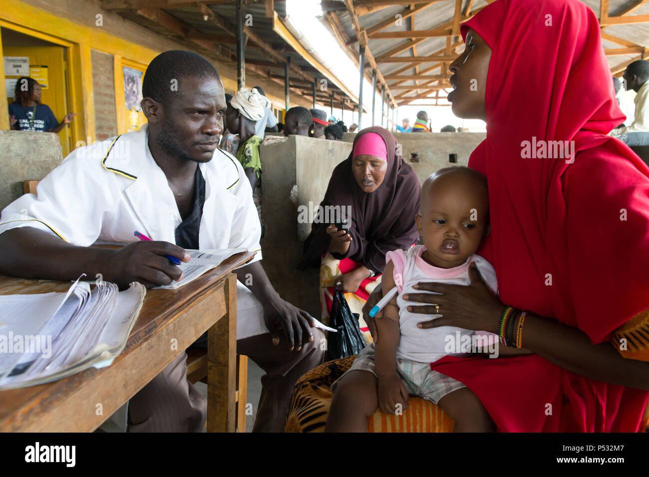 Kakuma, Kenia - grundlegende medizinische Pflege und Betreuung für Flüchtlinge im Flüchtlingslager Kakuma. Stockfoto
