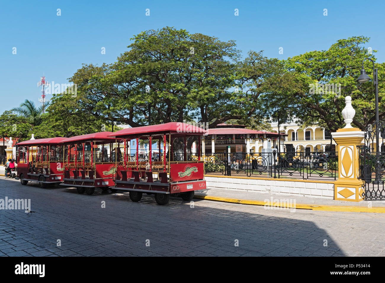 Independence Plaza mit Touristenzug, Campeche, Mexiko Stockfoto