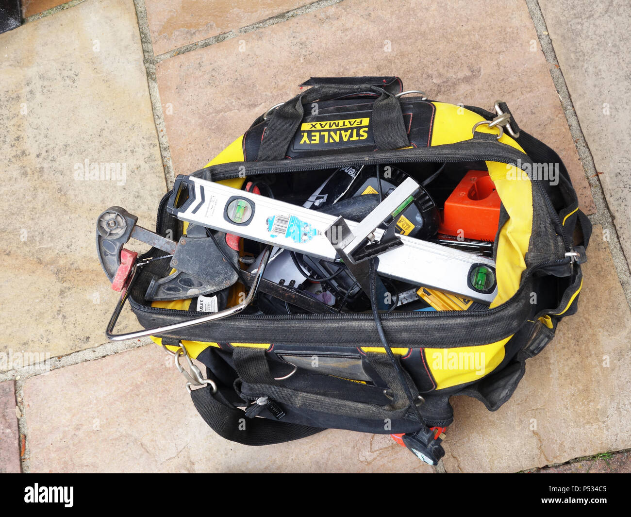 Professionelle trademan, komplett ausgestattetes tool kit Stockfoto