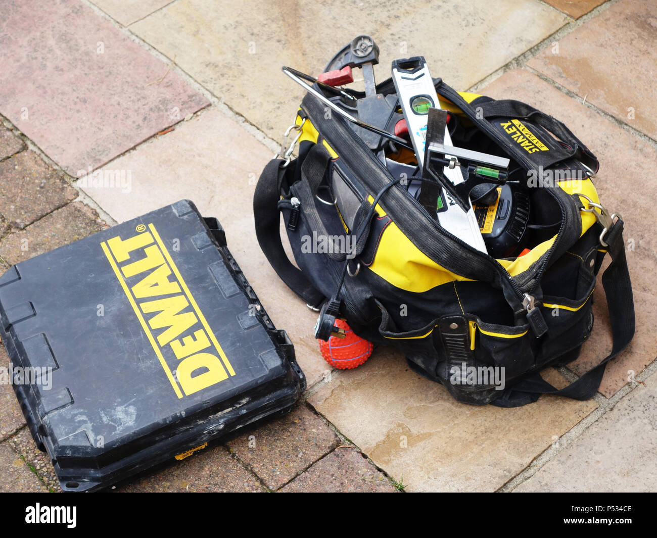 Professionelle trademan, komplett ausgestattetes tool kit Stockfoto